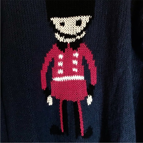 📌 WildFox Navy Blue Knit Toy Soldier Distressed Sweater - Picture 4 of 7